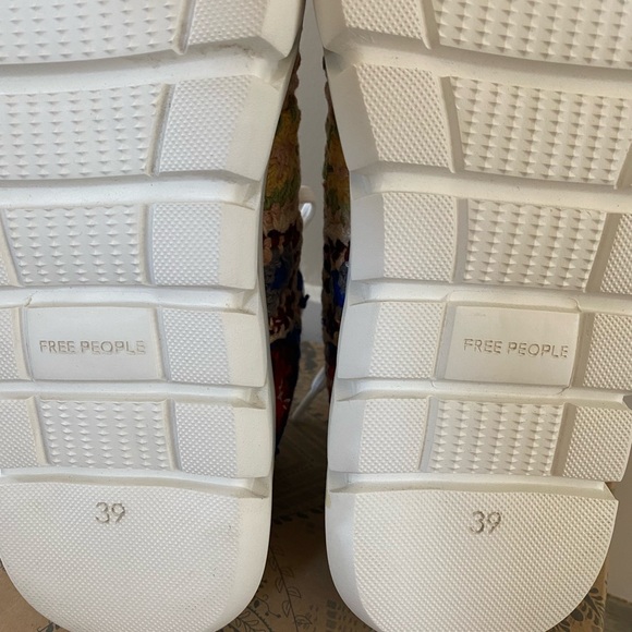 Free People Catch Me If You Can Sneakers. Size 39 or Women’s 9. Brand New - Picture 4 of 10
